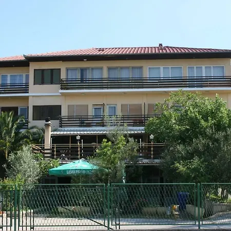 With A Parking Space Starigrad, Paklenica - 17698 Penzion